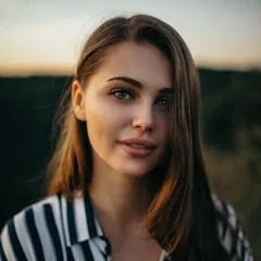 Scarlett A.